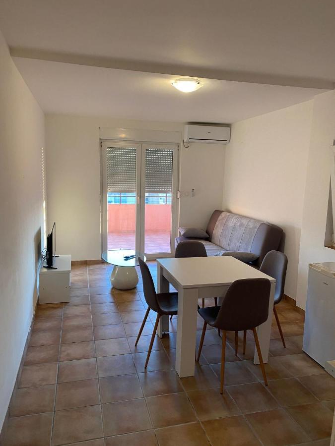 Apartments Dalmatia Свети Петър Екстериор снимка