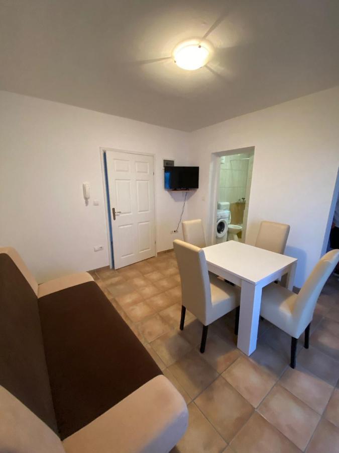Apartments Dalmatia Свети Петър Екстериор снимка