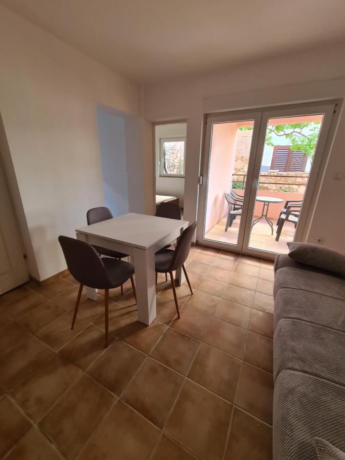 Apartments Dalmatia Свети Петър Стая снимка