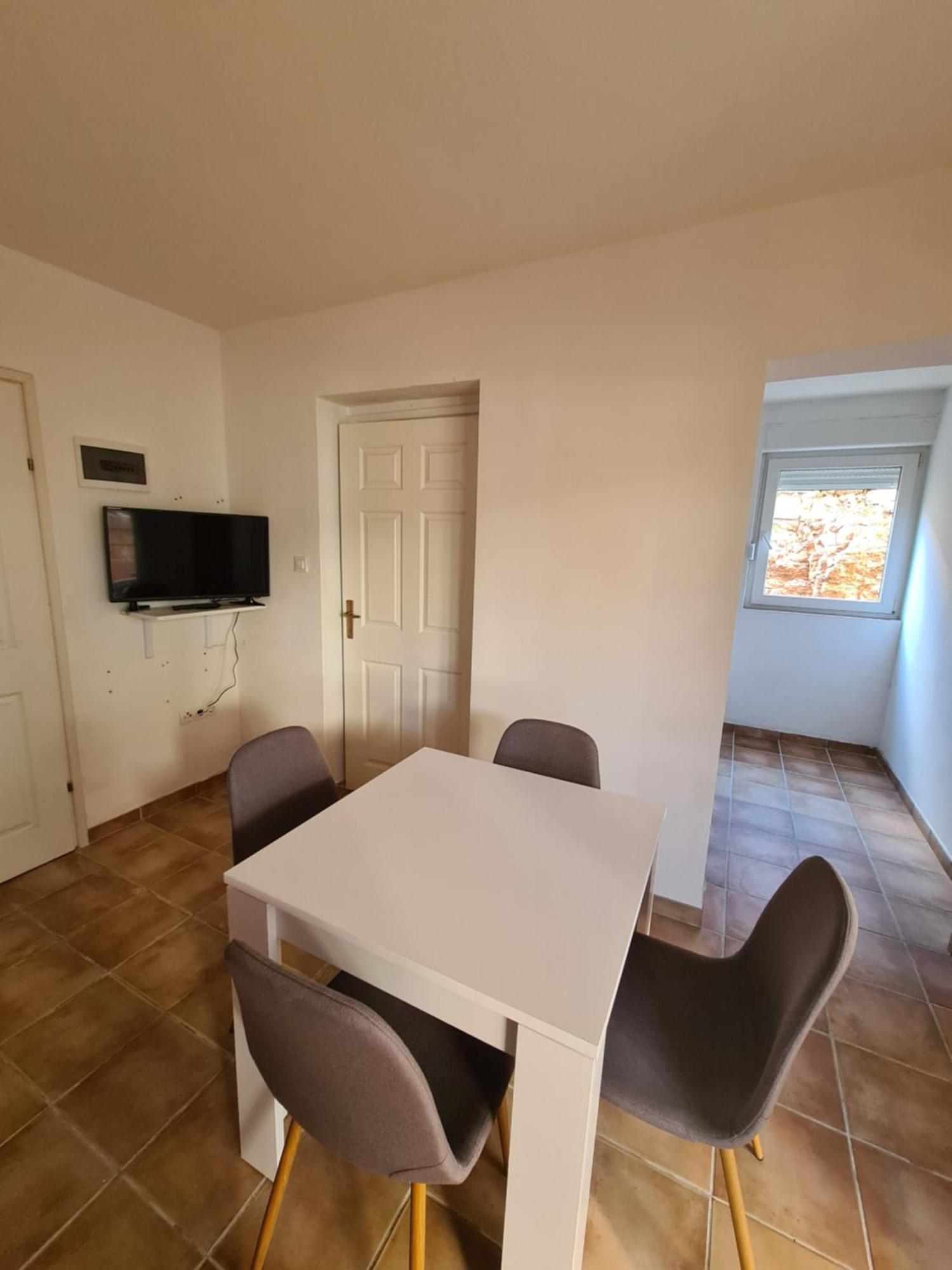 Apartments Dalmatia Свети Петър Стая снимка